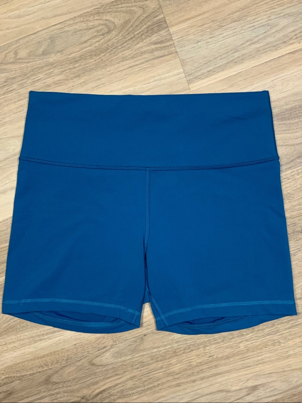 lululemon athletica High-Rise Shorts - Teal Blue 5”